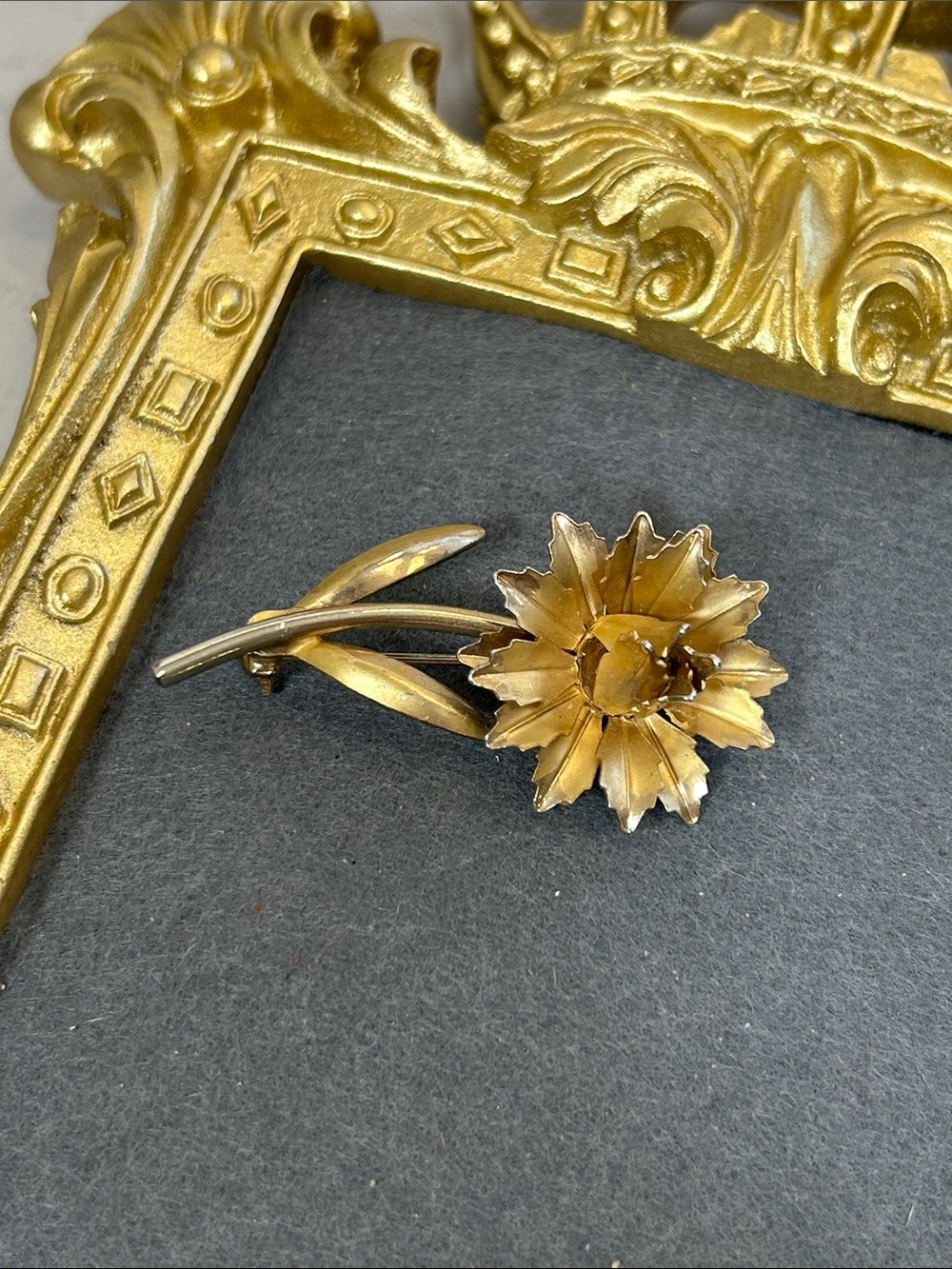 Vintage Gold Floral Pin Brooch